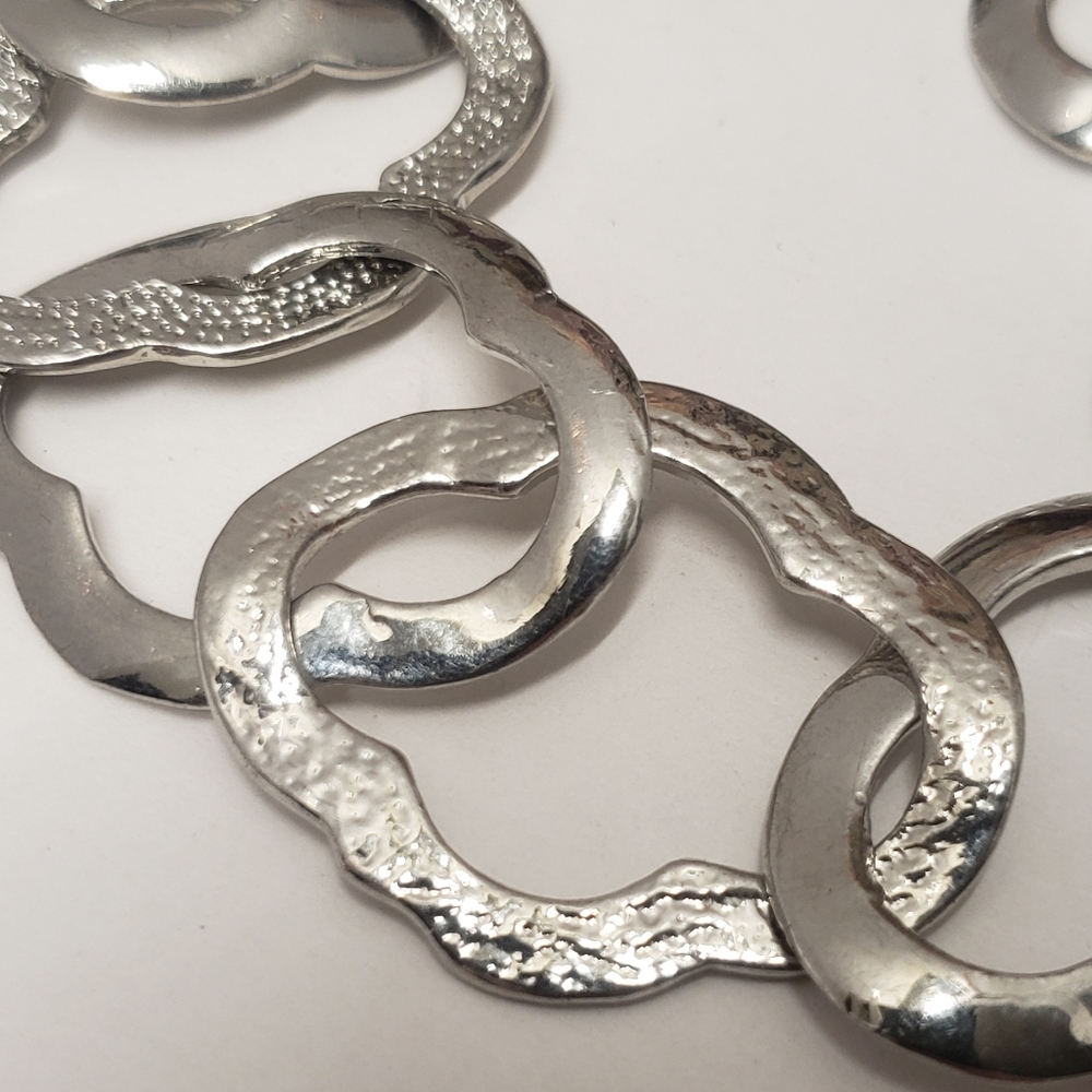 Gorgeous Silver tone Statement Bracelet - Picture 4 of 4
